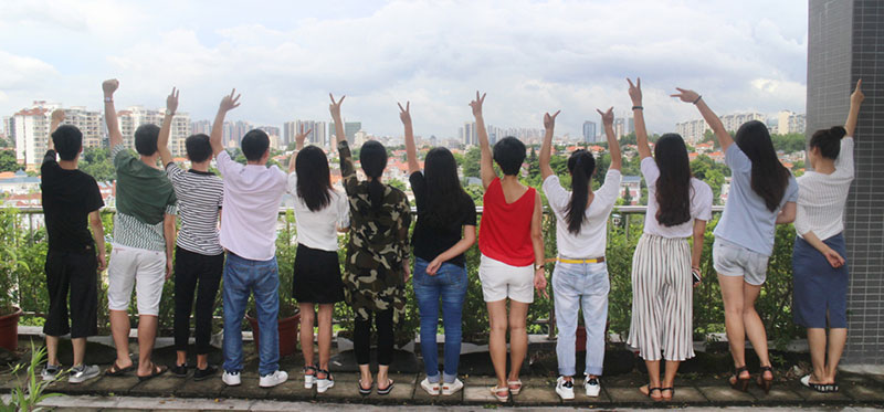 畢業(yè)留影(yǐng)